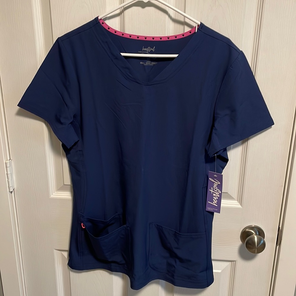 BNWT HeartSoul Pitter-Pat V-Neck Media Scrub Top